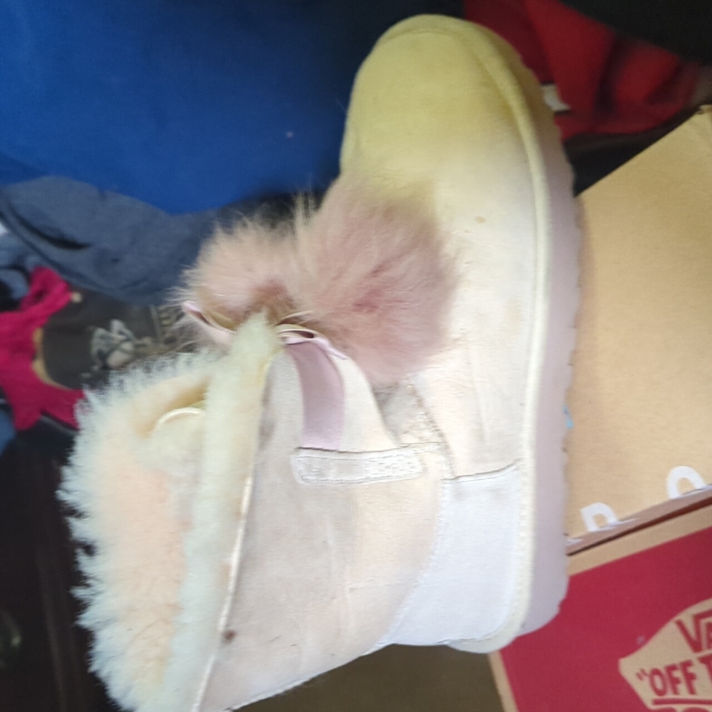 Ugg Sized 8 Short Boots